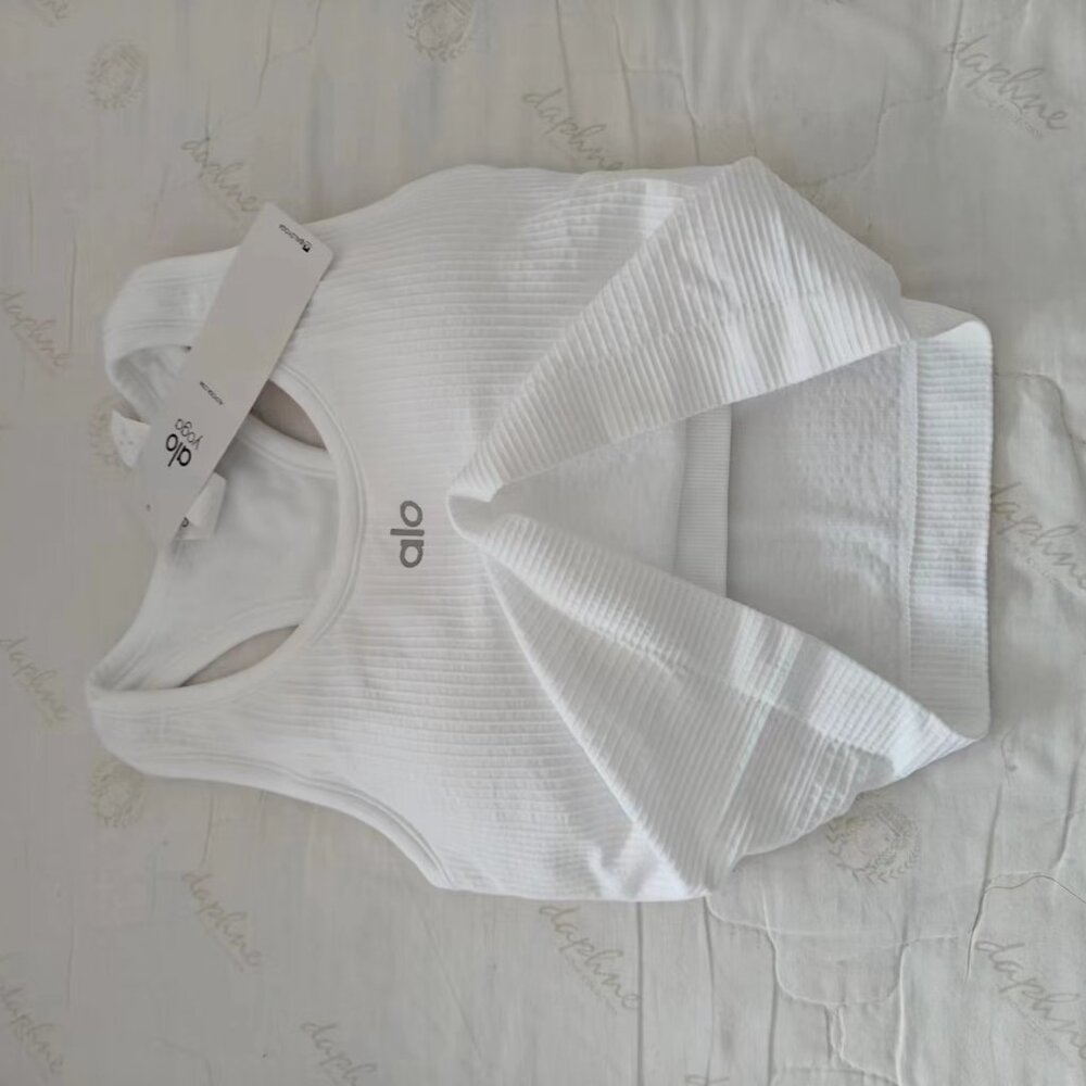 ALO Yoga top - Picture 5 of 5
